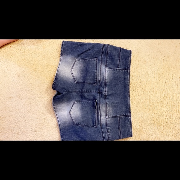 8 button high rise denim shorts - Picture 2 of 6